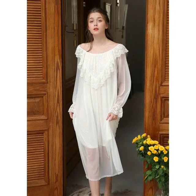 2019 Spring Long Nightdress Grace White Arab Princess Victorian nightgown Romantic Women Home Dress Vintage Sleepwear Robe H809