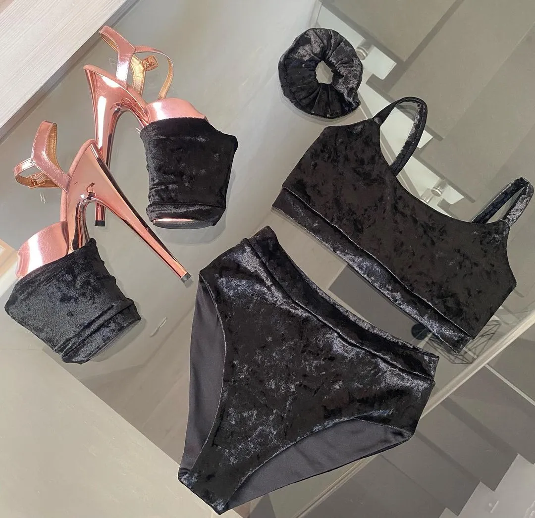 Black marble pole dance set velour