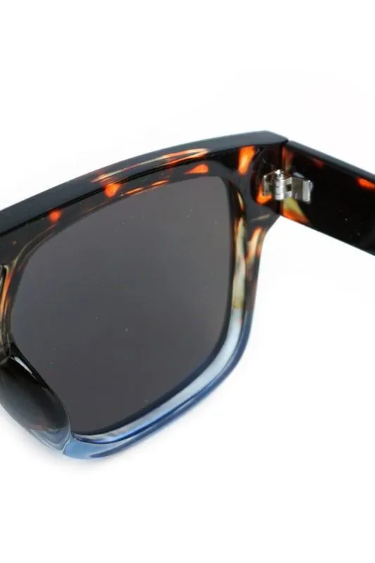 Fashionable Mirrored Sunglasses